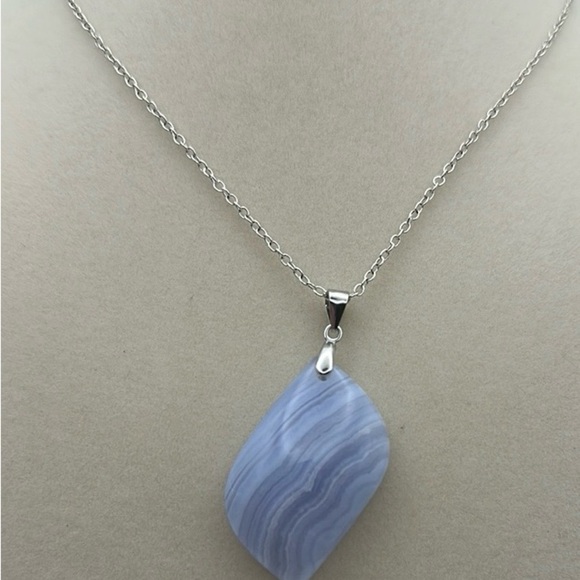 Natural Blue Lace Agate Leaf Shape Pendant w S925 Bail on 18” Silver Box Chain - Picture 7 of 10